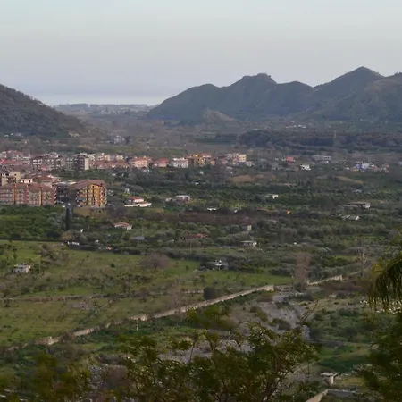 Alloggio per agriturismo Alcantara Natura *